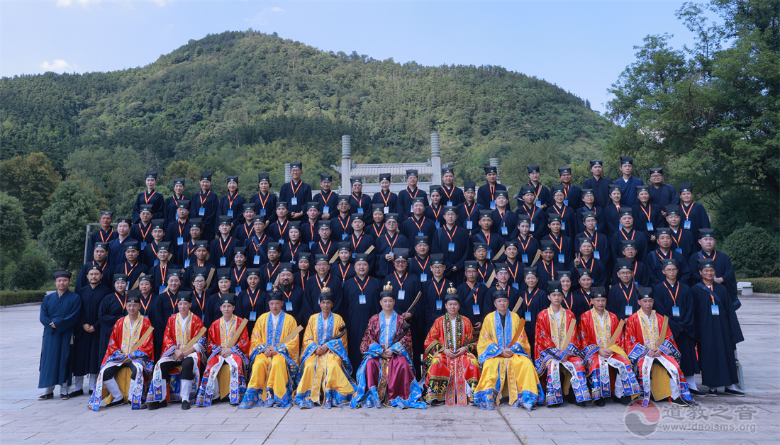 閤皂山大万寿崇真宫辛丑年正一灵宝派传度活动圆满举行